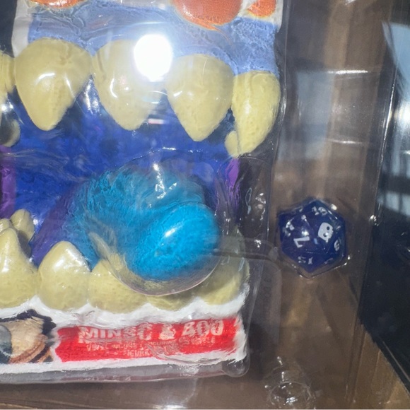 Gamestop Exclusive Funko POP! and Die: Dungeons and Dragons Mimic 6-inch D20 - Picture 8 of 9
